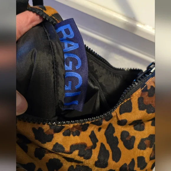 Baggu Nylon Leopard Print Shoulder Bag - Brown Animal Print - Picture 5 of 12